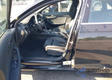 2019 Audi A4 40 Premium/40 Titanium Premium z USA, uszkodzony, nr VIN WAUGMAF47KA081530